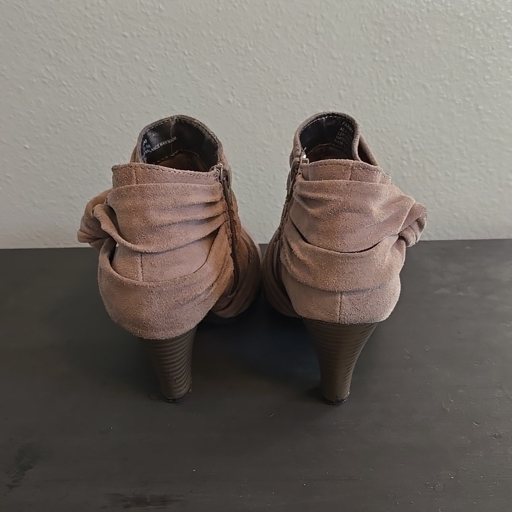 Andrew Geller Taupe Ankle Boots size 6.5 - Picture 3 of 7